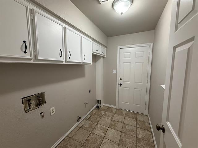 Building Photo - 318 Shade tree St