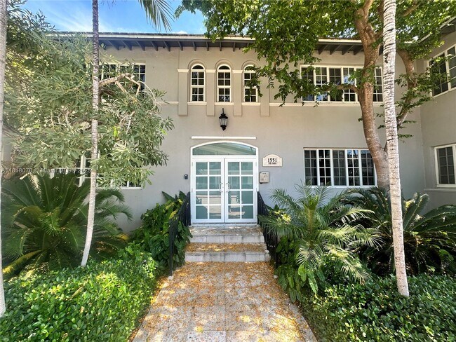 Primary Photo - 1551 West Ave