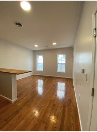 Building Photo - 86 9th St