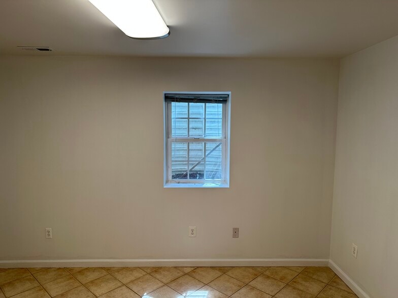 Building Photo - 35352 Gosling Ln