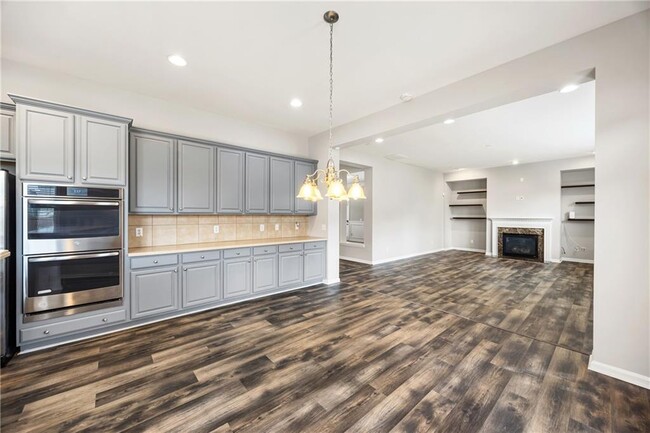 Building Photo - 4381 Challedon Dr