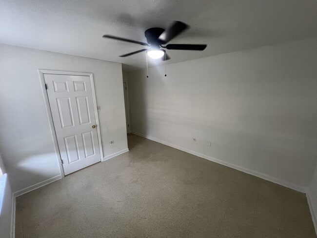 Building Photo - 2 bedroom, 2 bath apartments in Sherwood F...