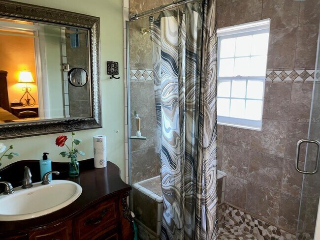 Building Photo - 2130 E Vina Del Mar Blvd