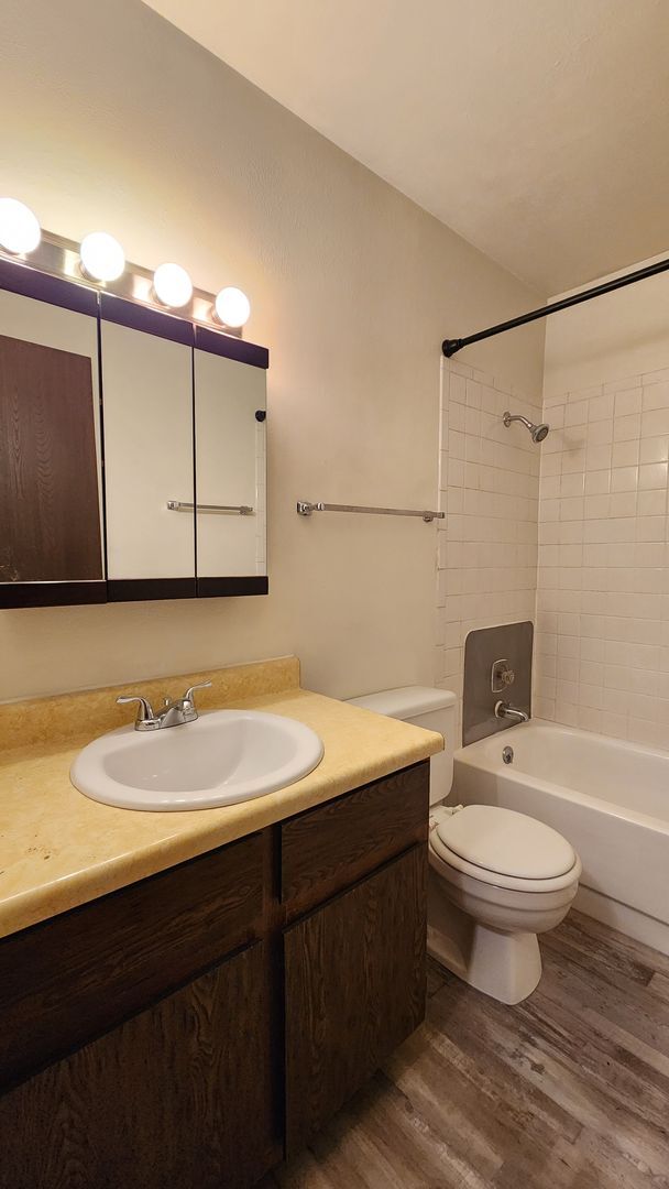 Building Photo - PUL1007