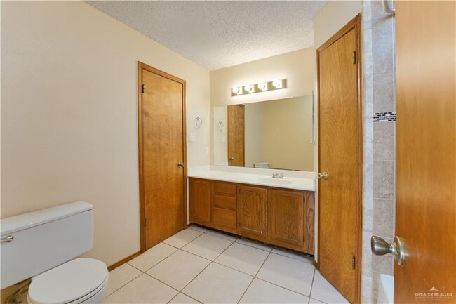 Building Photo - 13 Verdin Ave