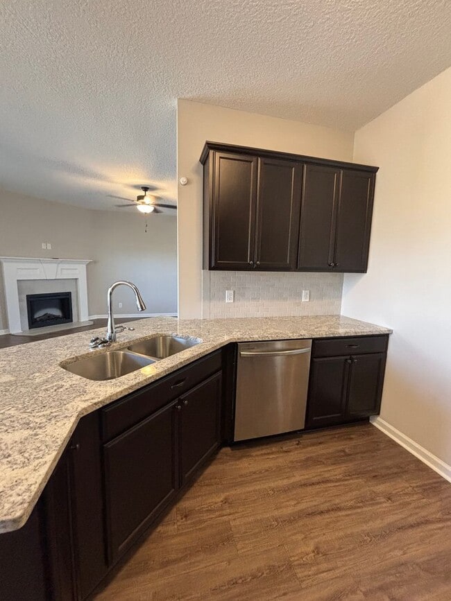 Building Photo - 134 Sunflower Cir NE