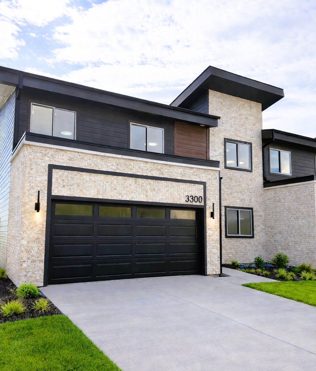 Building Photo - 3300 University Blvd