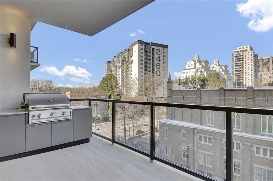 Building Photo - 2425 Peachtree Rd NE