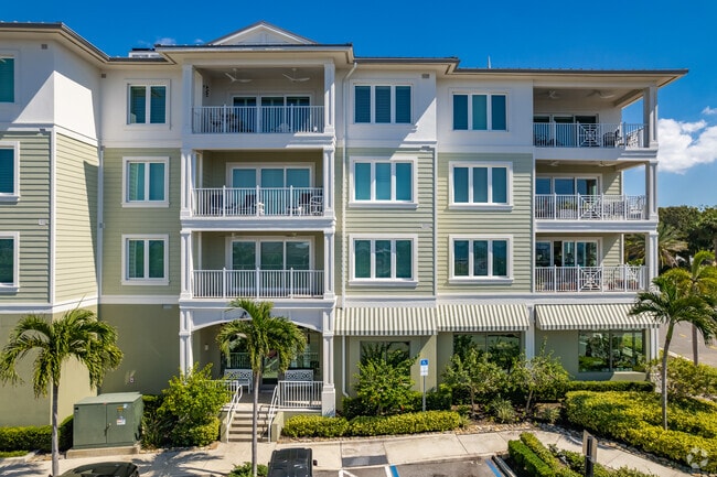 200 Main St Dunedin, FL - Victoria Place