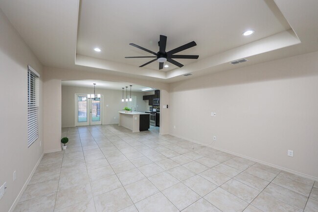 Building Photo - 704 Mercado Ln
