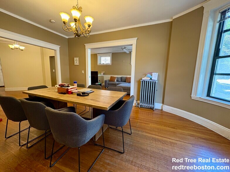 Building Photo - 11 Babcock St