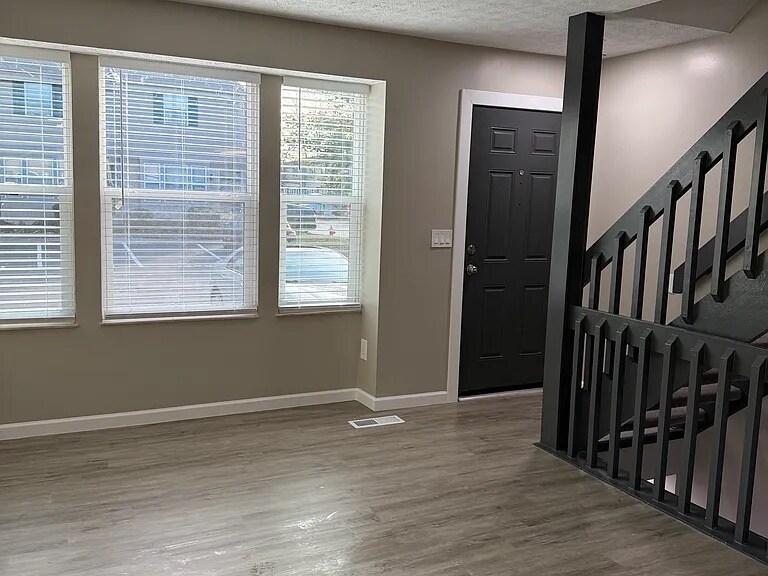 Building Photo - 7806 Barkwood Dr