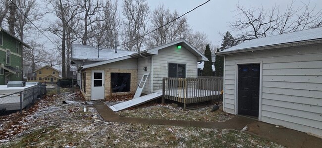 Building Photo - 1420 Thompson Ave