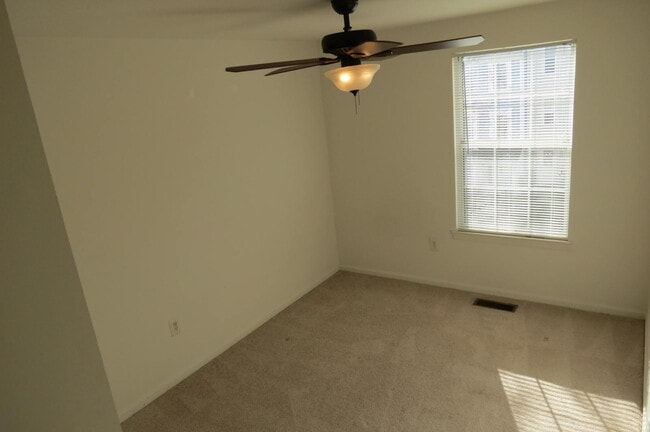 Building Photo - 2208 Wimbledon Cir