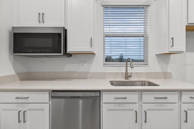 Building Photo - 6925 116th Ct E