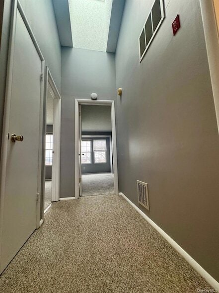 Building Photo - 3917 Whispering Hills Dr