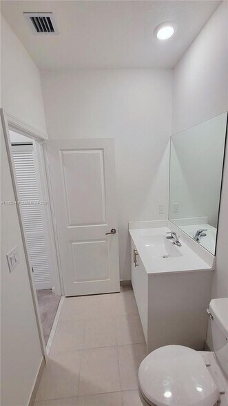 Building Photo - 12010 NW 47th Manor