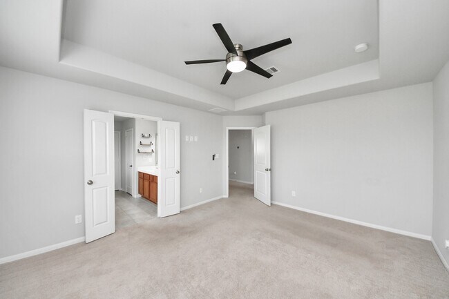 Building Photo - 2931 Palm Oaks Trail