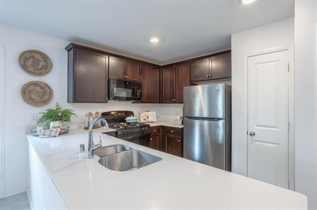 Building Photo - 6104 Darkstar Dr