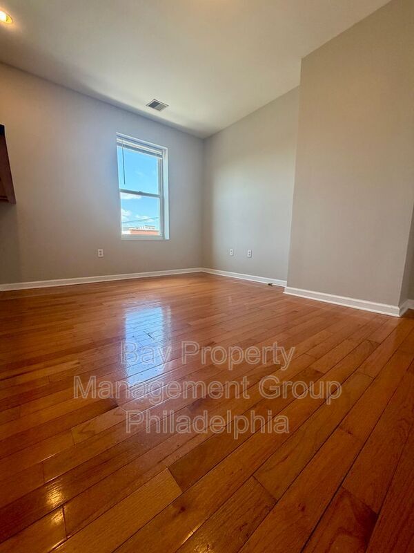 Building Photo - 2725 E Lehigh Ave