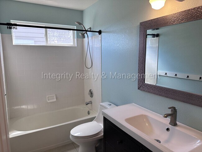 Building Photo - 10163 Foxridge Cir