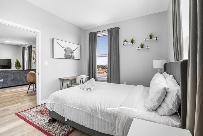 Building Photo - 95 Broadway-SI ID1240370P