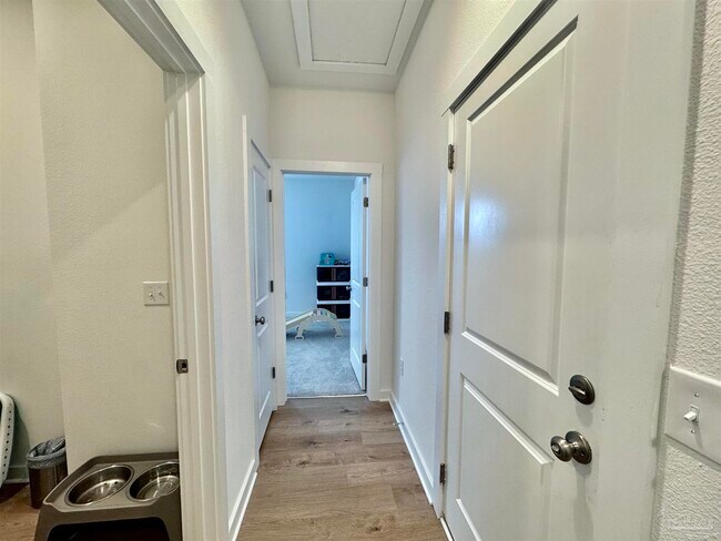 Building Photo - 6330 Buckthorn Cir