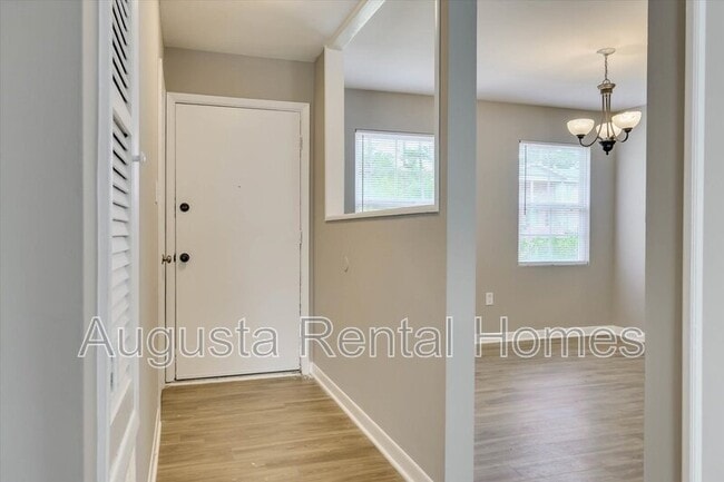 Building Photo - 3606 Cameron Dr