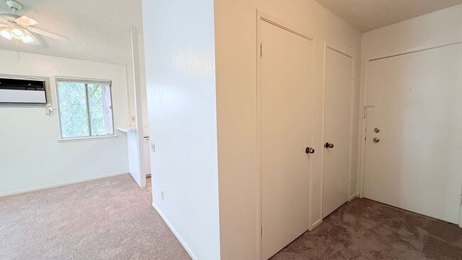 Building Photo - 929 Dewing Ave