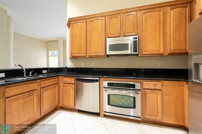 Building Photo - 16102 Emerald Estates Dr