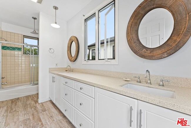 Building Photo - 16015 W Northfield St