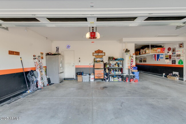 Building Photo - 18472 W Desert Ln