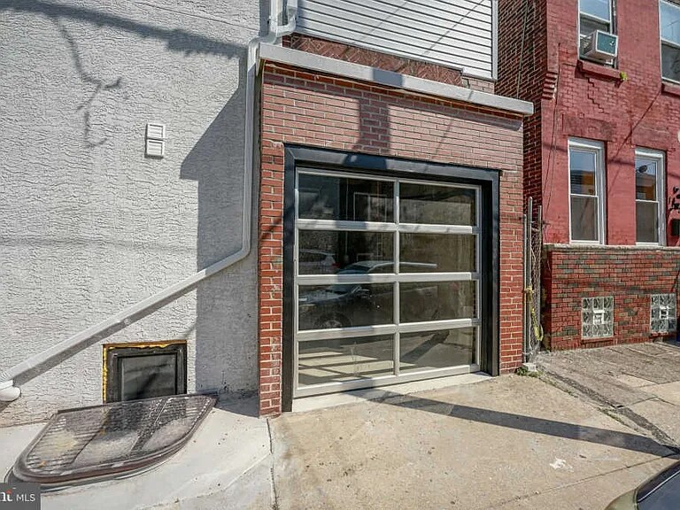 Building Photo - 1625 S 19th St