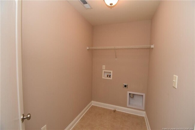 Building Photo - 148 S Prince Henry Way