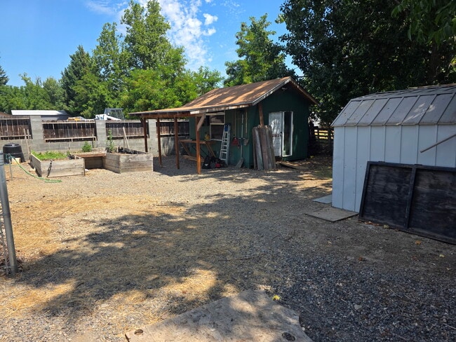 Building Photo - 1305 Woodland Ave