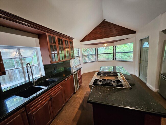 Building Photo - 38 SW 6th St