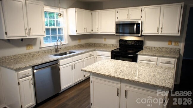 Building Photo - 10000 Ridgemore Dr