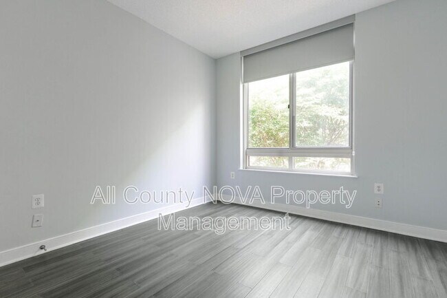 Building Photo - 820 N Pollard St