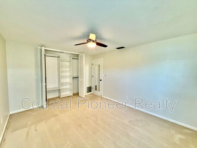 Building Photo - 14903 Imperial Point Dr N