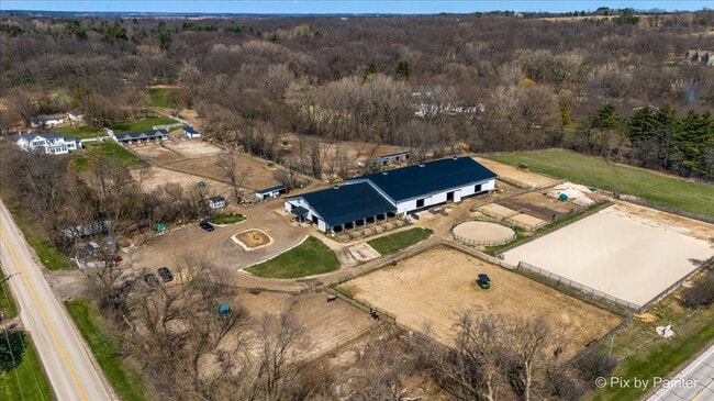 Building Photo - 708 S Rose Farm Rd
