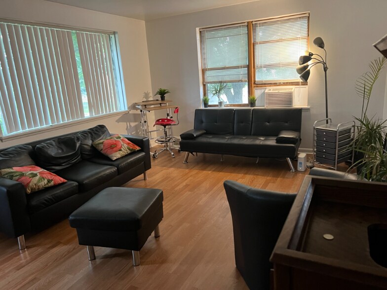 Building Photo - 3411 S Howell Ave