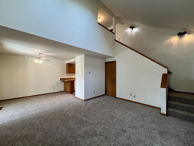 Building Photo - E Court Duplex