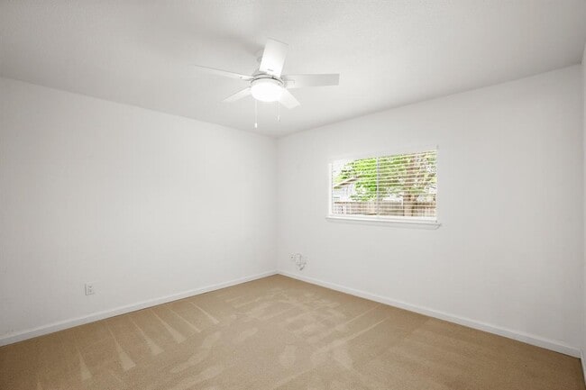Building Photo - 1212 Dunstan Dr
