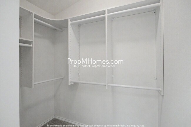 Building Photo - Bull Mountain Three Bedroom Home!