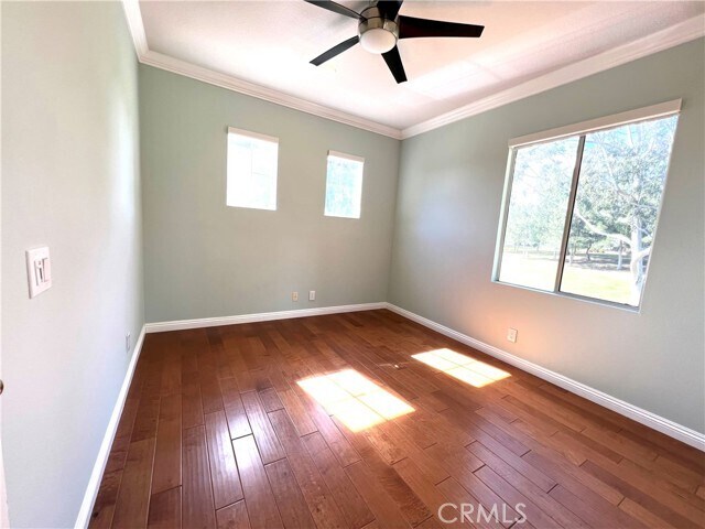Building Photo - 925 N Ziegler Way