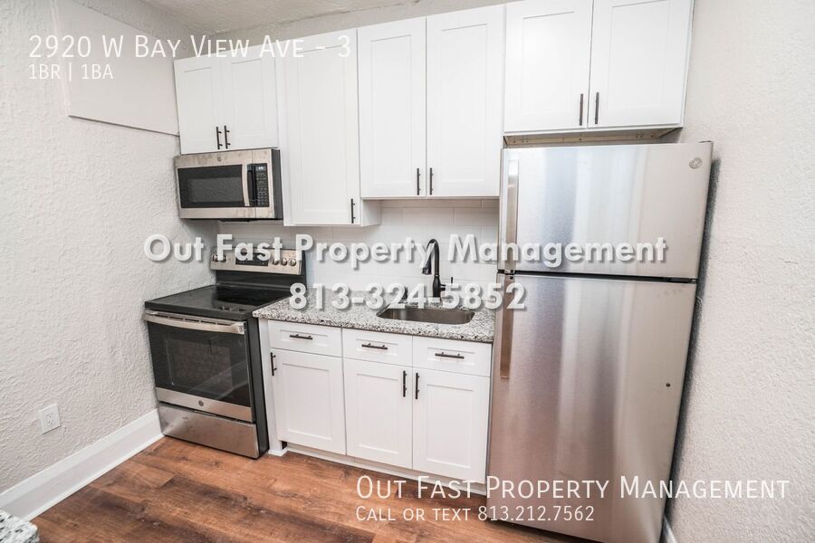 Building Photo - 2920 W Bay View Ave