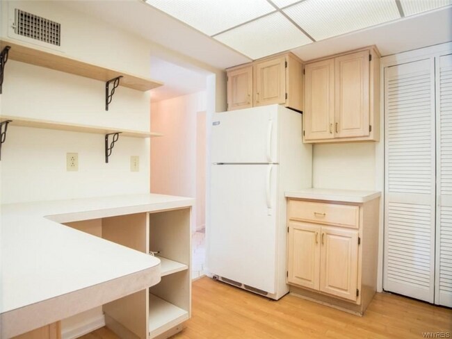 Building Photo - 4545 Chestnut Ridge Rd