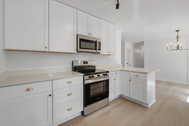 Building Photo - Freshly Remodeled 4 Bedroom 2 Bathroom Single Family Home.