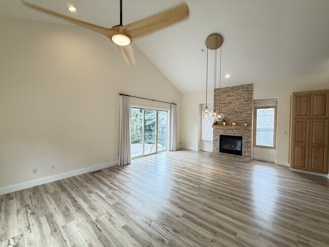 Building Photo - 7439 Brook Hollow Loop Rd