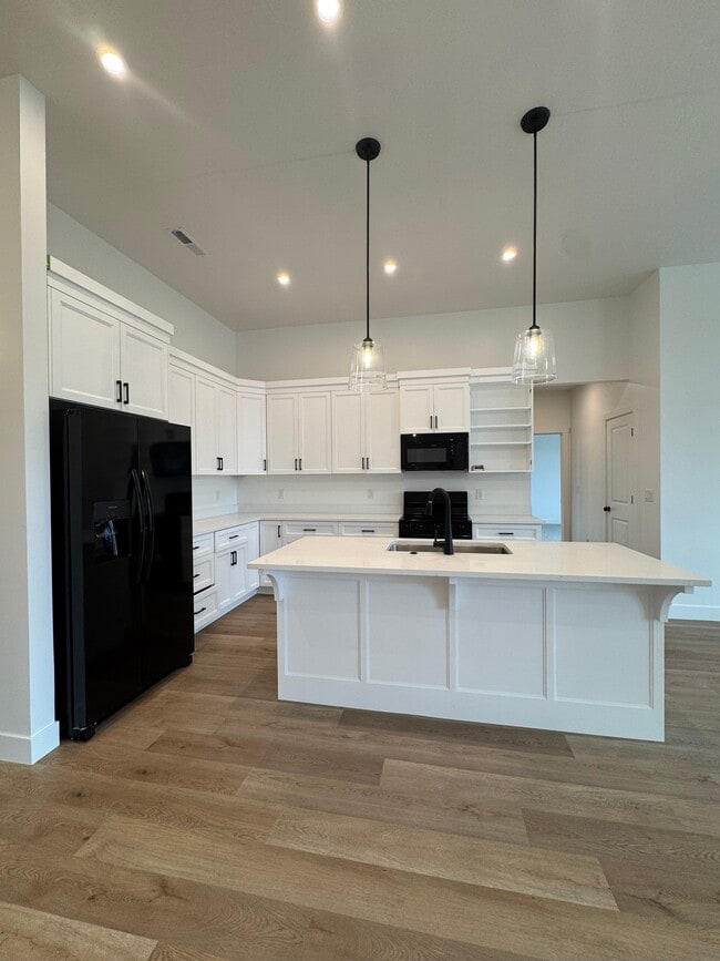 Building Photo - 1593 E Dihedral Dr